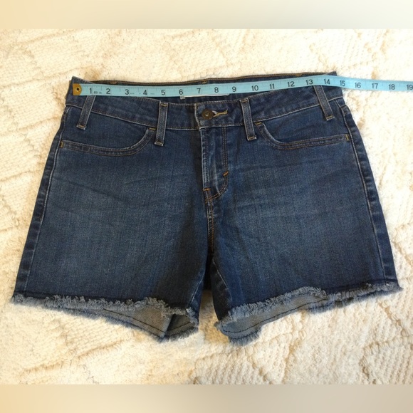 💘5xHP!💘 Levi’s | Cut Off Jean Shorts, Size 6 - Picture 12 of 16